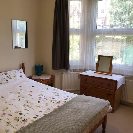 Spacious West London 2 Bedroom Apartment Londres Exterior foto