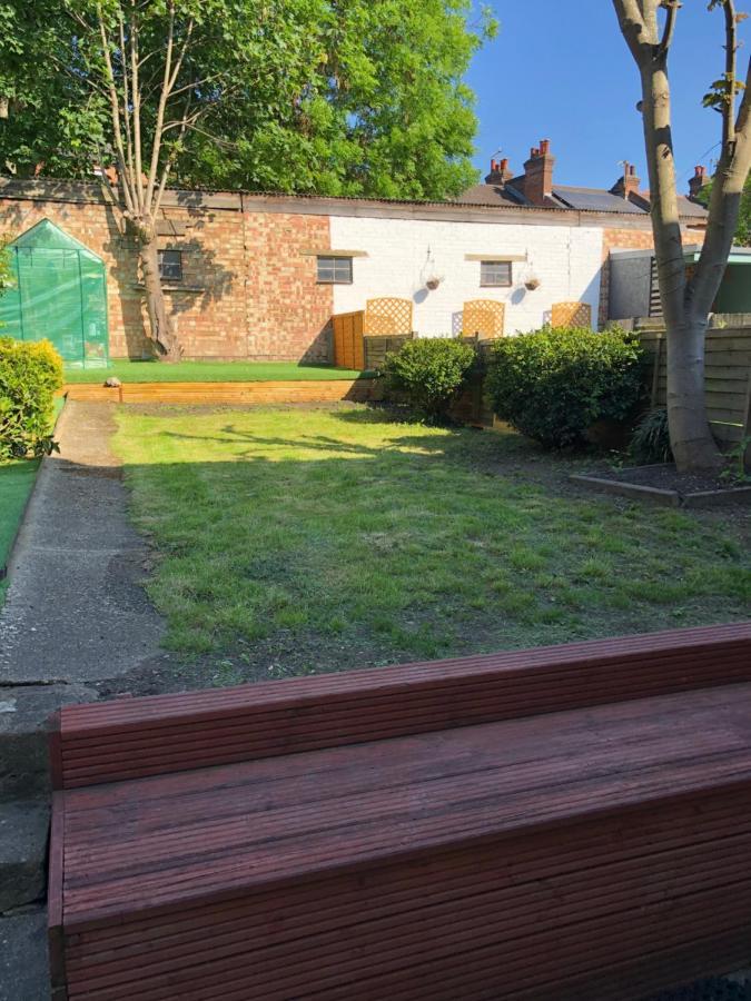 Spacious West London 2 Bedroom Apartment Londres Exterior foto