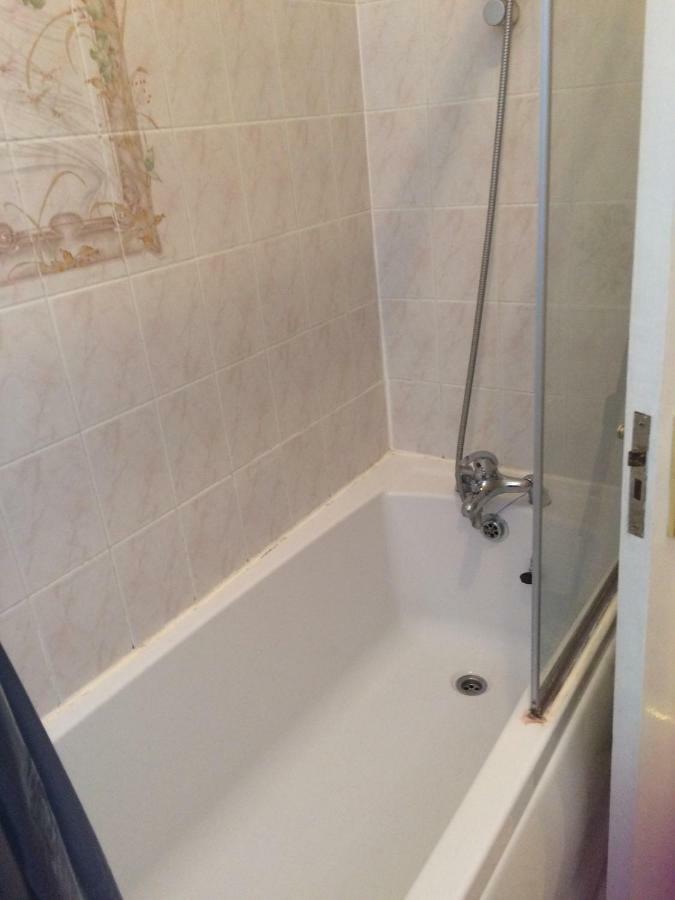 Spacious West London 2 Bedroom Apartment Londres Exterior foto