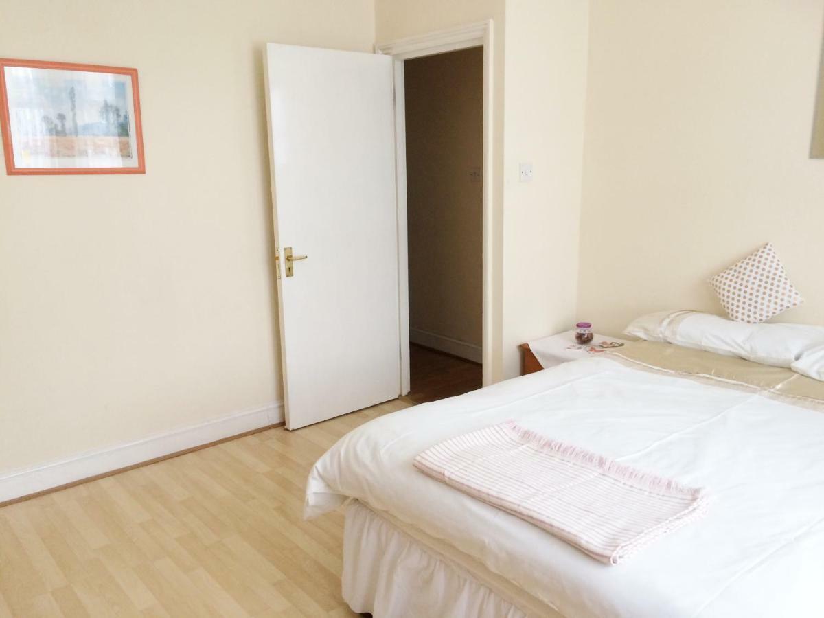 Spacious West London 2 Bedroom Apartment Londres Exterior foto