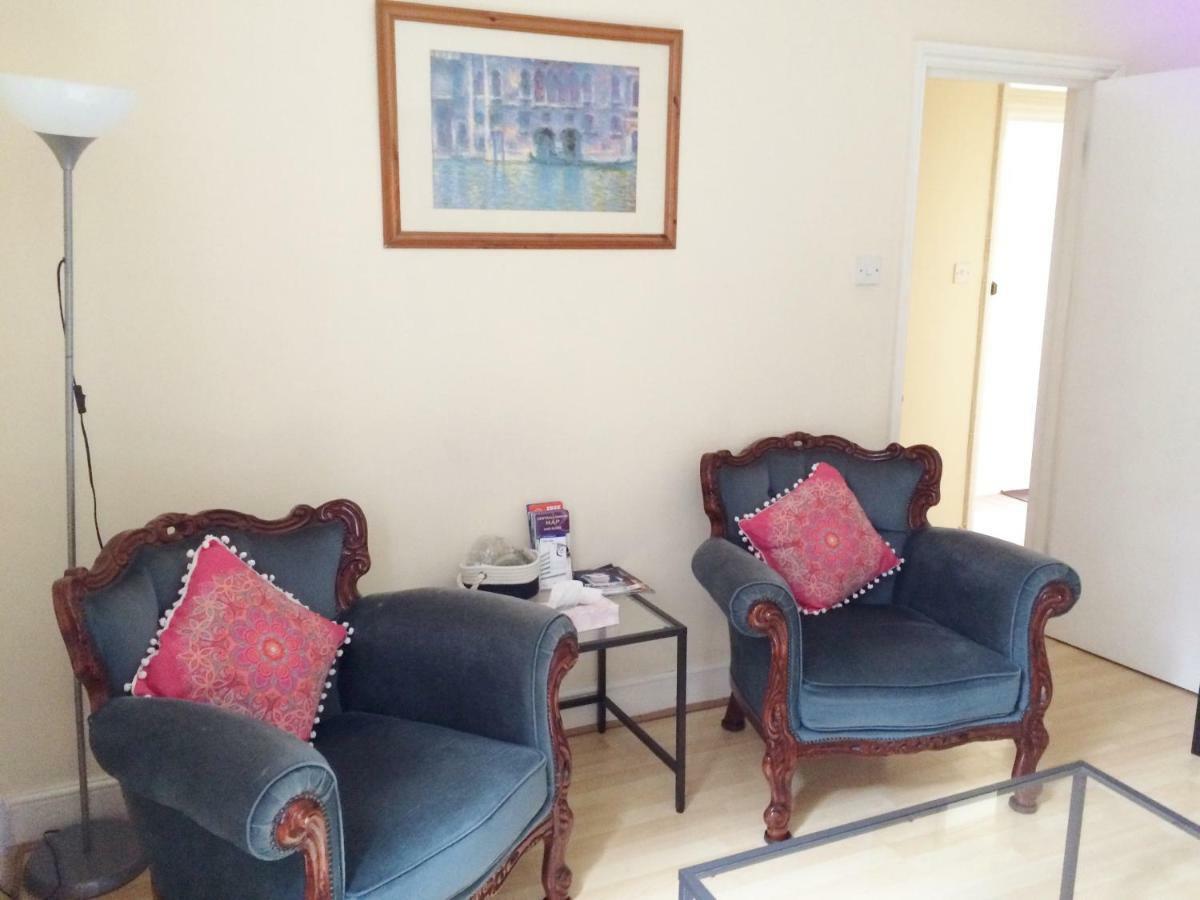 Spacious West London 2 Bedroom Apartment Londres Exterior foto