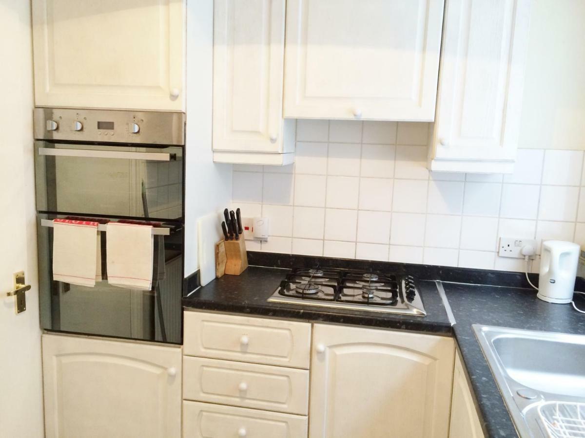 Spacious West London 2 Bedroom Apartment Londres Exterior foto